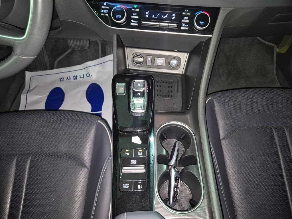 HYUNDAI Sonata - Vista 9