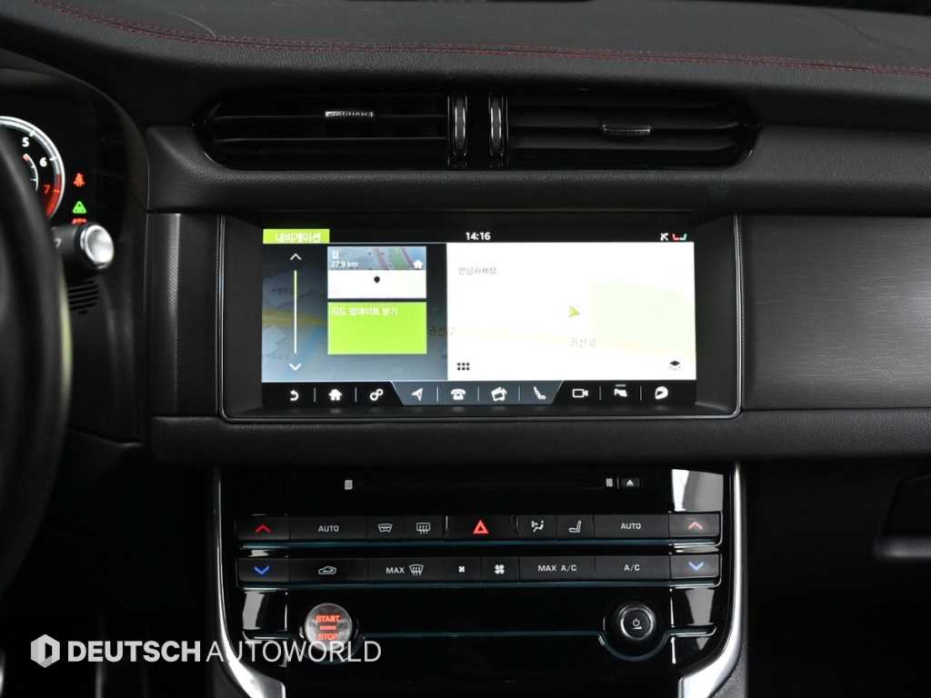 Jaguar XF - Vista 12