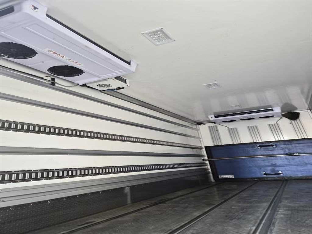 medium and large cargo truck - Vista 4