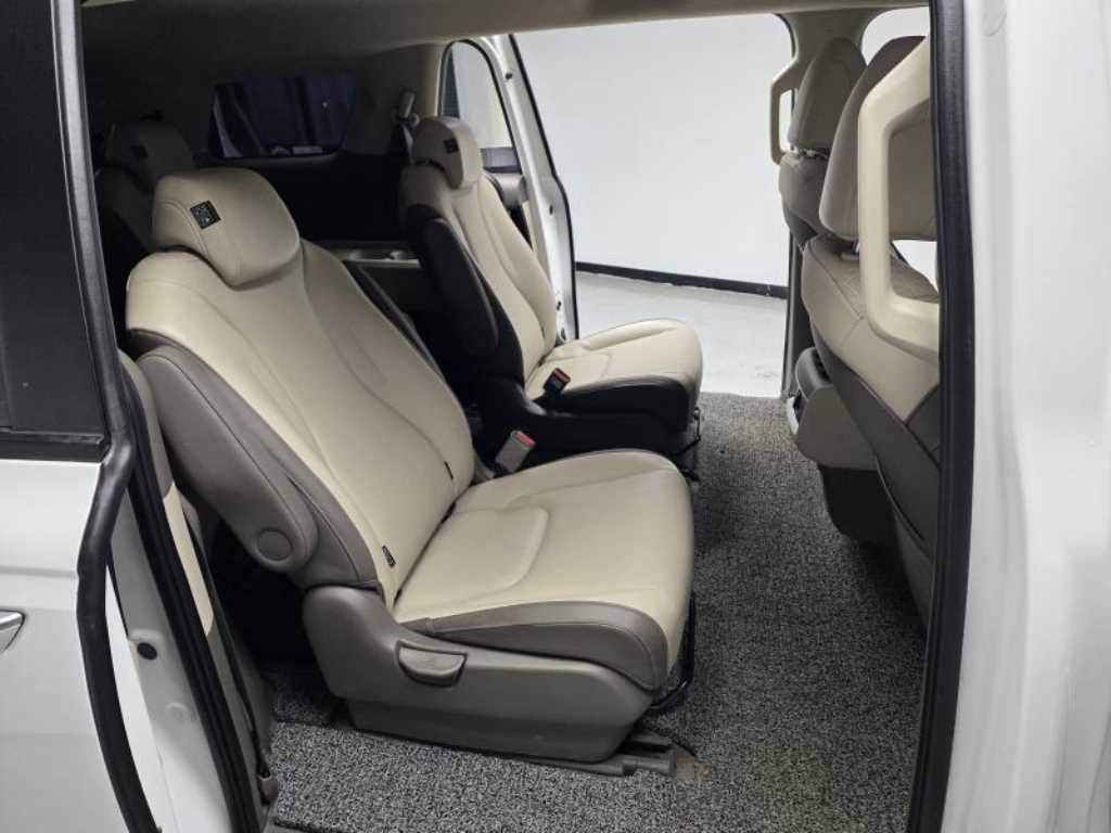 KIA Carnival - Vista 9