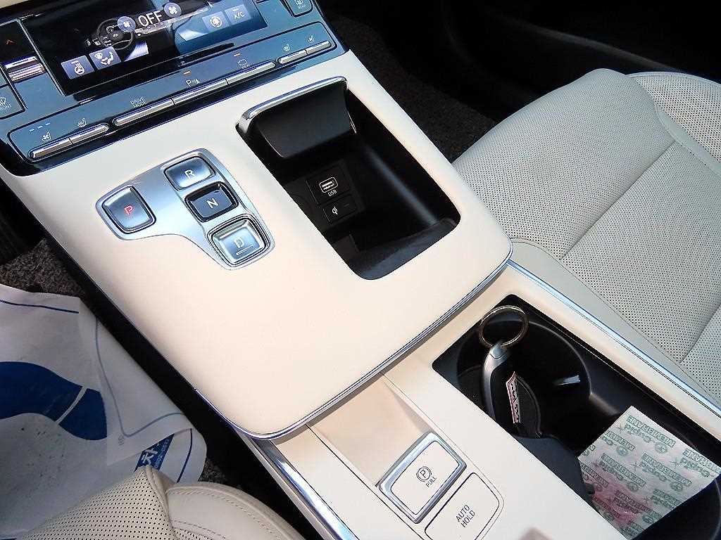 HYUNDAI Grandeur - Vista 10