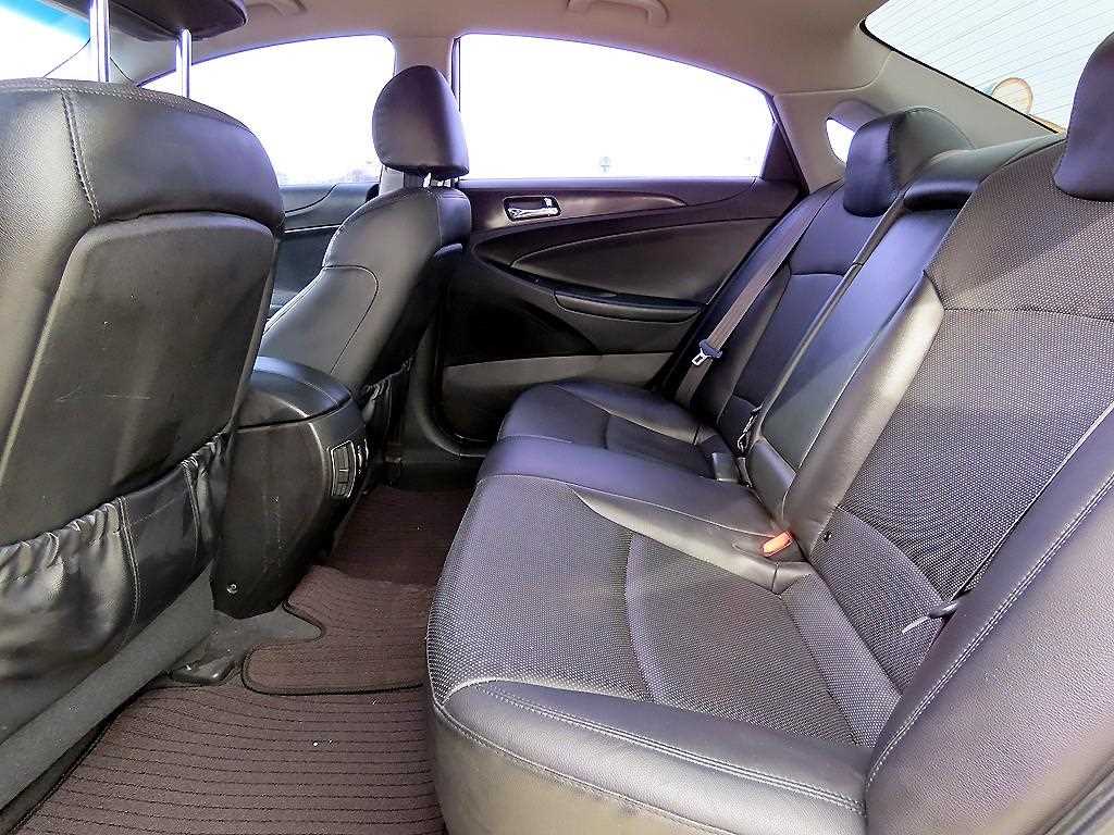 HYUNDAI Sonata - Vista 6