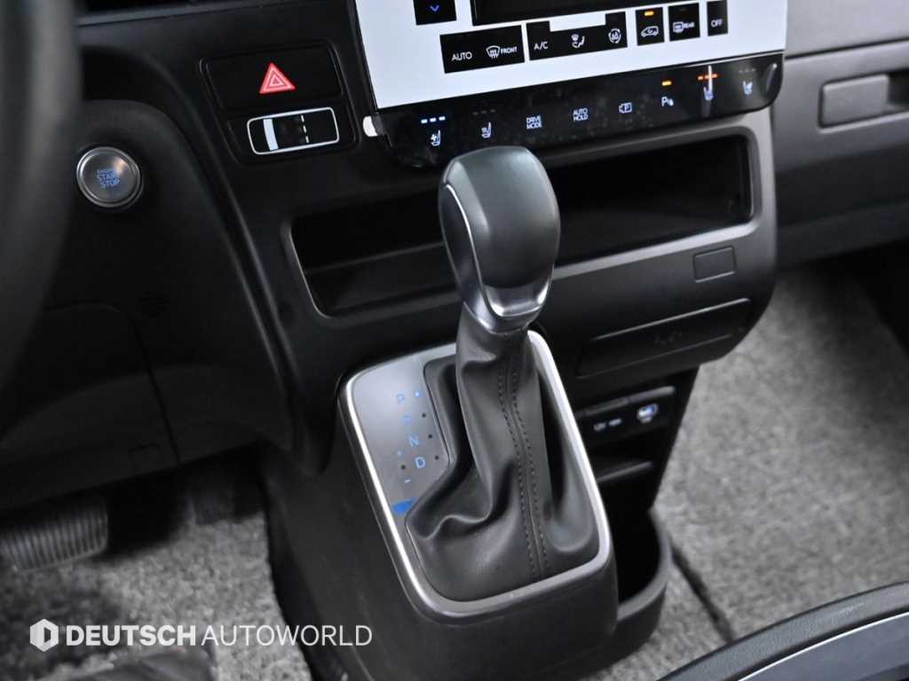 HYUNDAI Staria - Vista 9