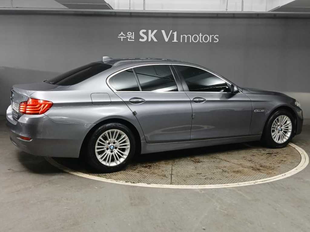 BMW 5 Series - Vista 4