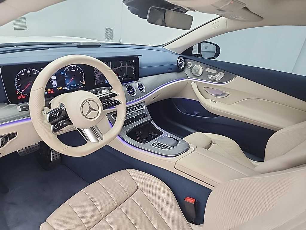 Mercedes Benz E class - Vista 8