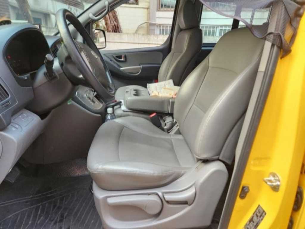 HYUNDAI Starex - Vista 9