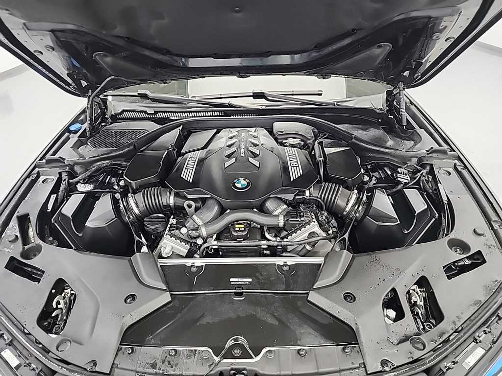 BMW 5 Series - Vista 5