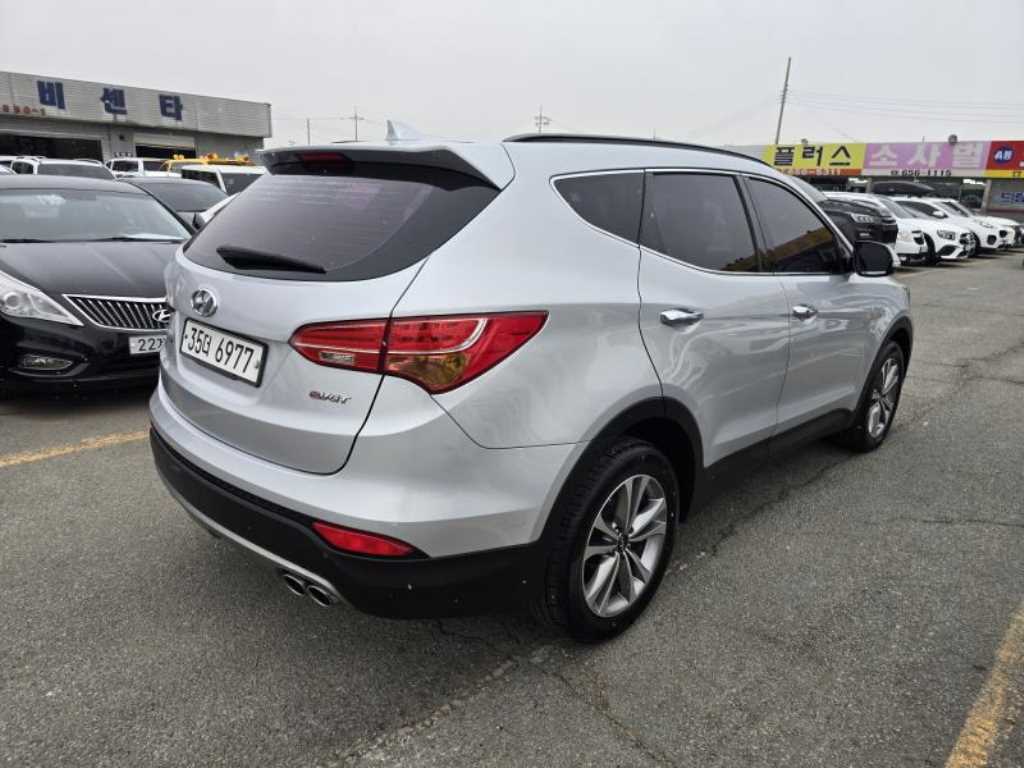 HYUNDAI Santa Fe - Vista 5