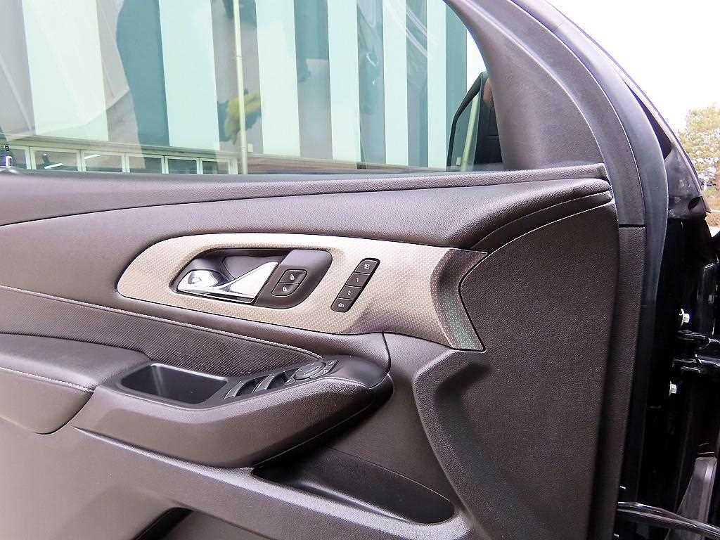 Chevrolet Travers - Vista 11