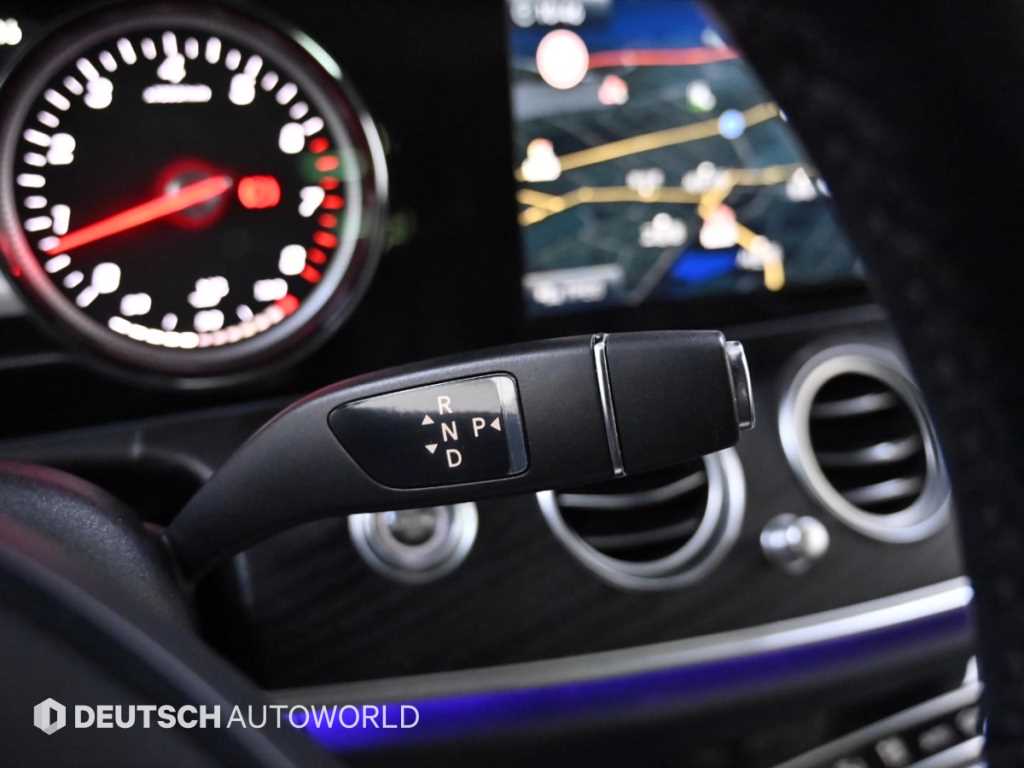 Mercedes Benz E class - Vista 9