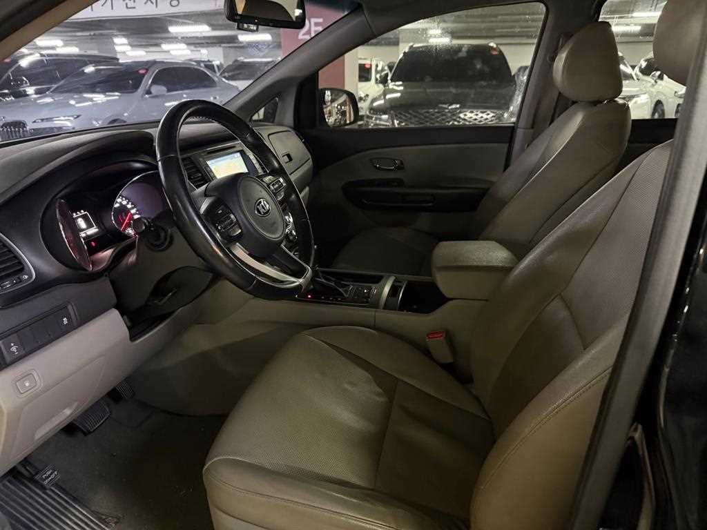 KIA Carnival 2018 Negro - Importación desde Corea - HF Imports Iquique - Foto 13