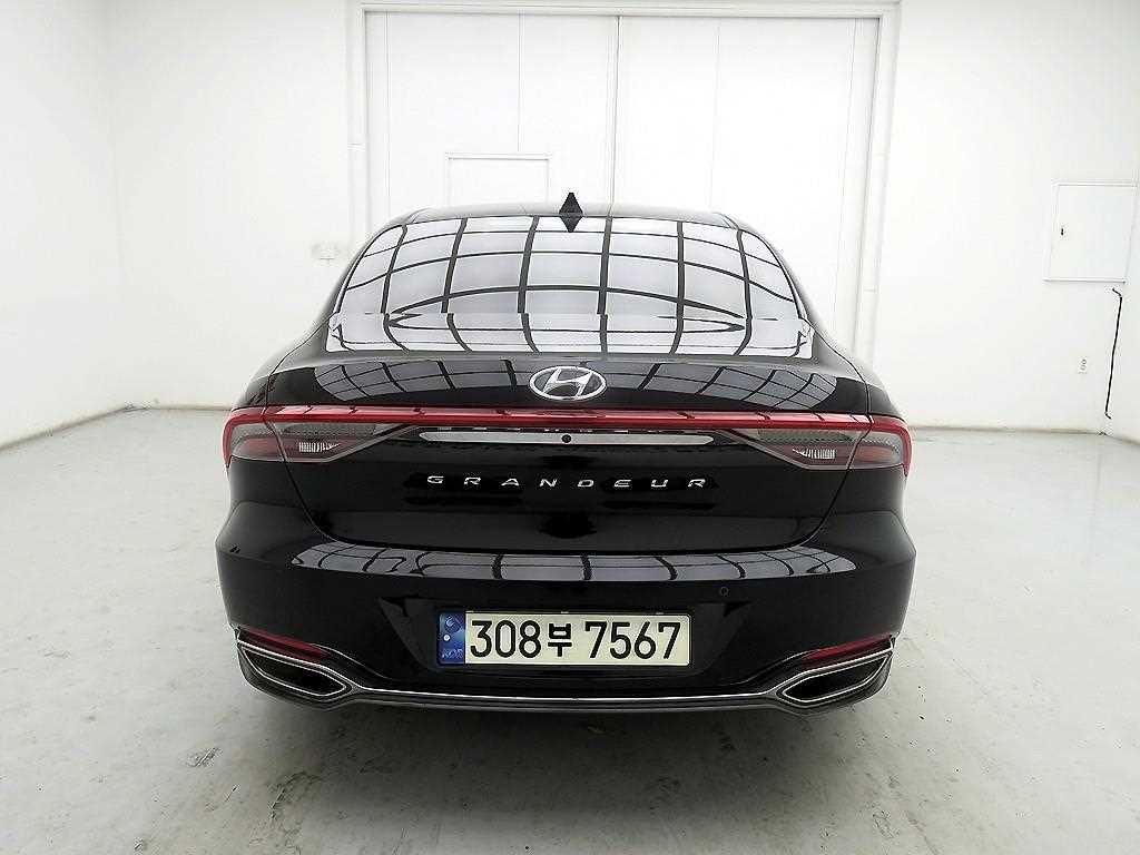 HYUNDAI Grandeur - Vista 3