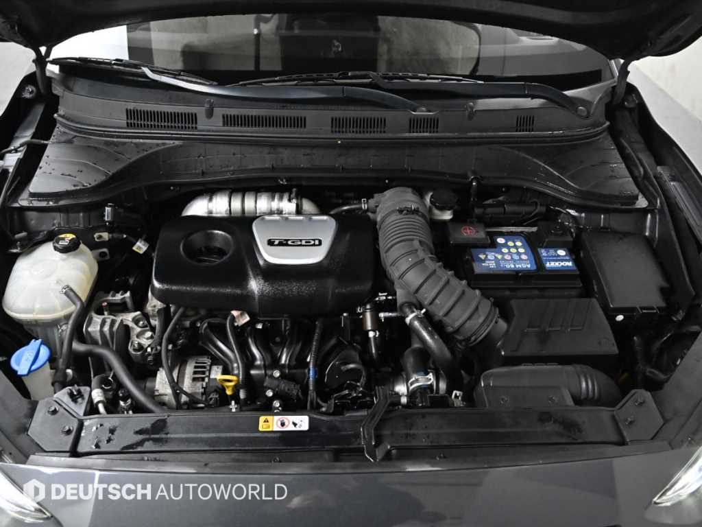 HYUNDAI Kona - Vista 6