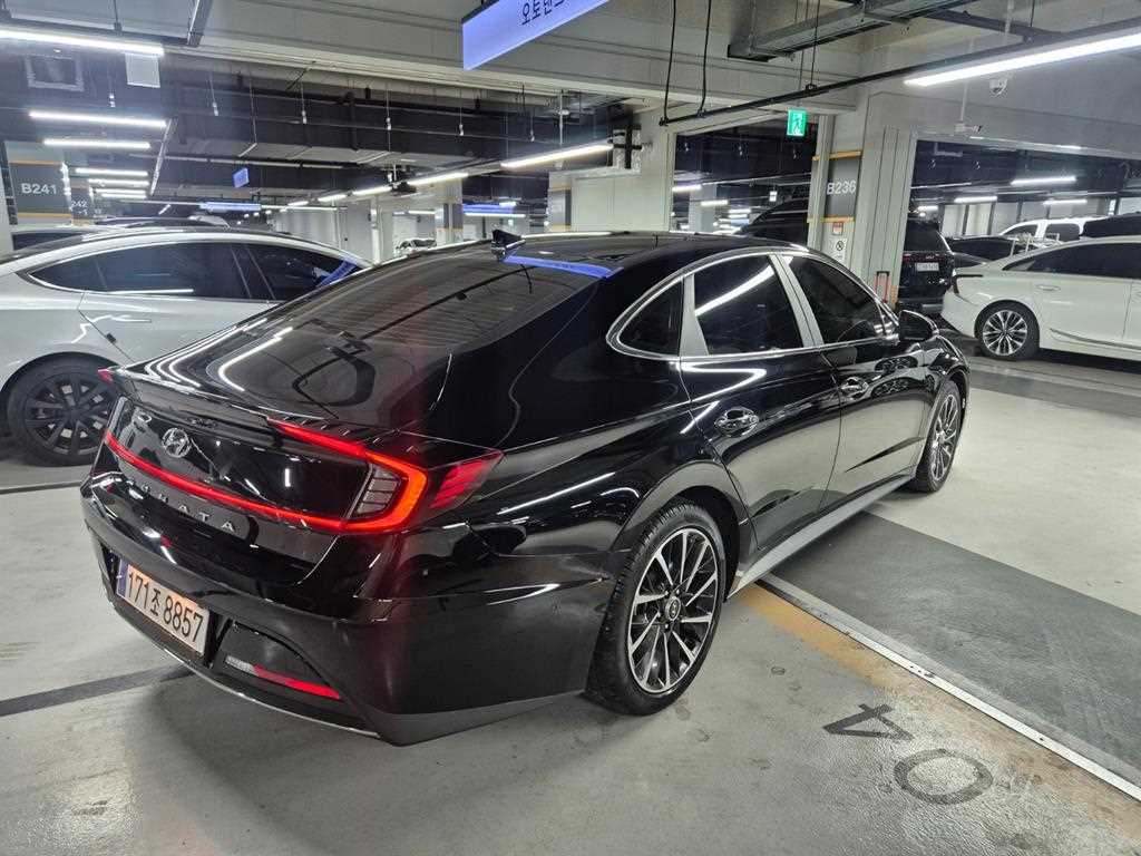 HYUNDAI Sonata - Vista 2