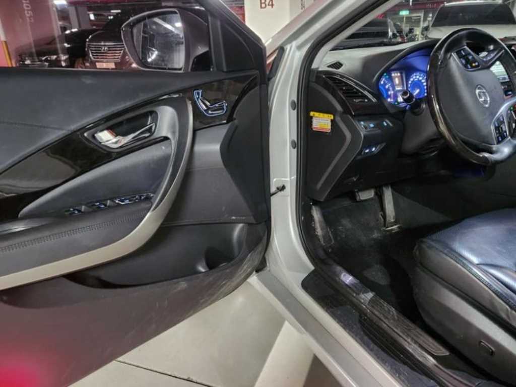 HYUNDAI Grandeur - Vista 5