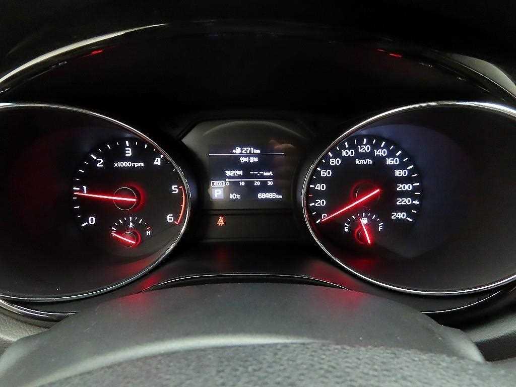 KIA Carnival - Vista 5