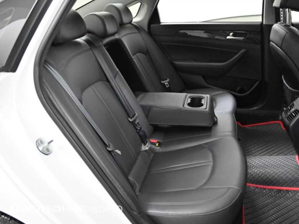 HYUNDAI Sonata - Vista 12