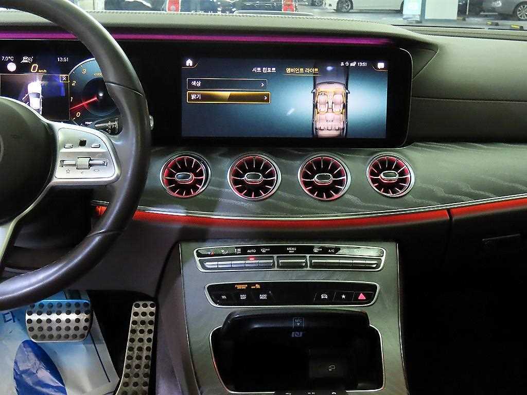 Mercedes Benz CLS Class - Vista 11