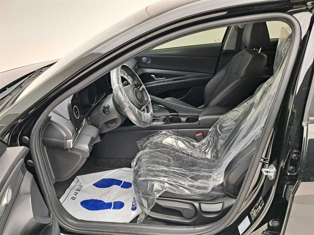 HYUNDAI Avante - Vista 11