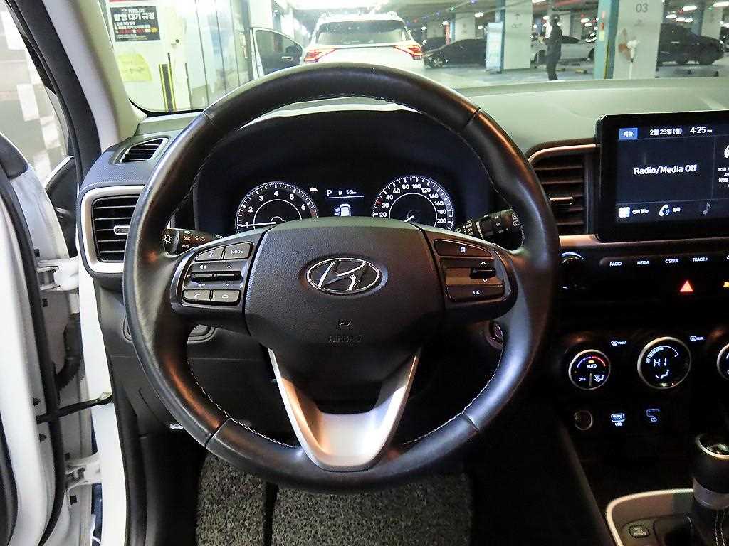 HYUNDAI Venue - Vista 8