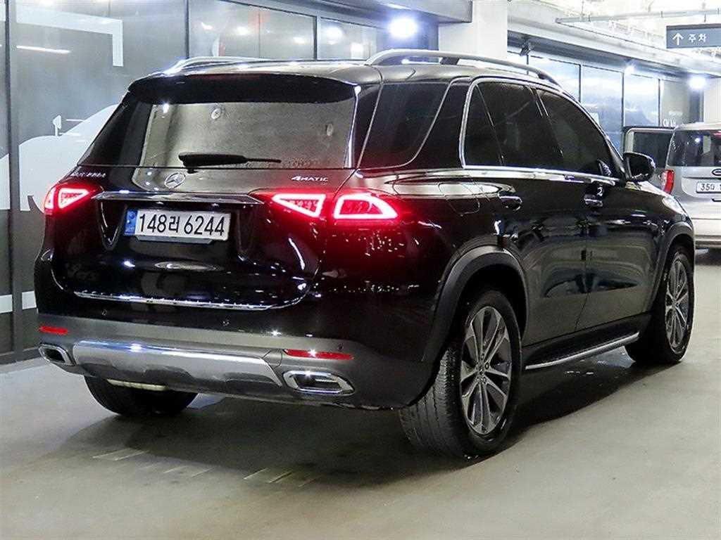 Mercedes Benz GLE Class - Vista 4