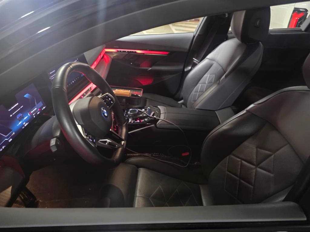 BMW i5 2024 Negro - Importación desde Corea - HF Imports Iquique - Foto 15