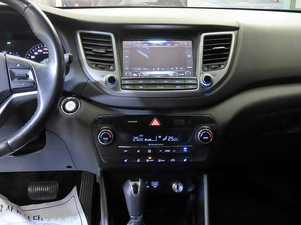 HYUNDAI Tucson - Vista 11