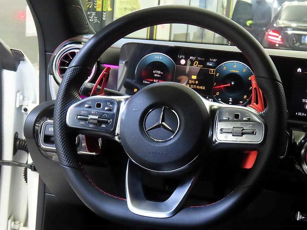 Mercedes Benz CLA Class - Vista 8