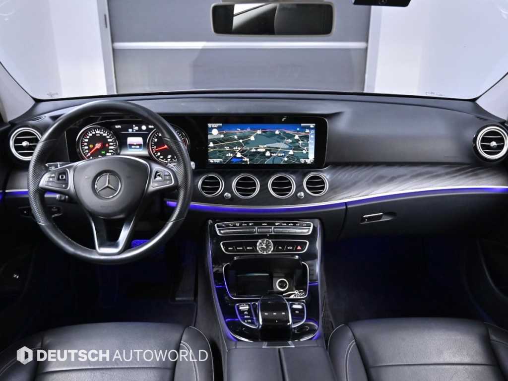 Mercedes Benz E class - Vista 8