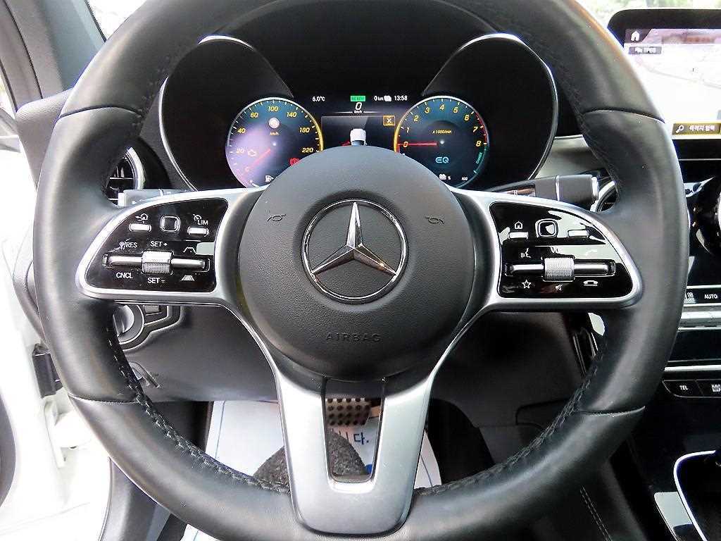 Mercedes Benz GLC Class - Vista 8