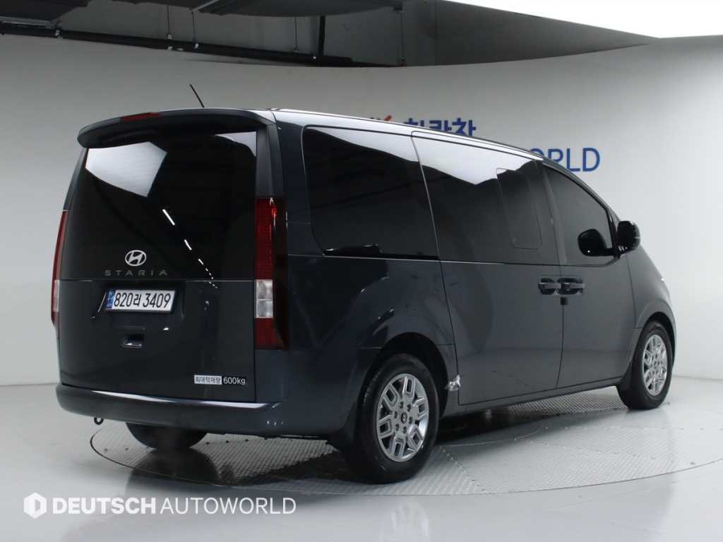 HYUNDAI Staria - Vista 2