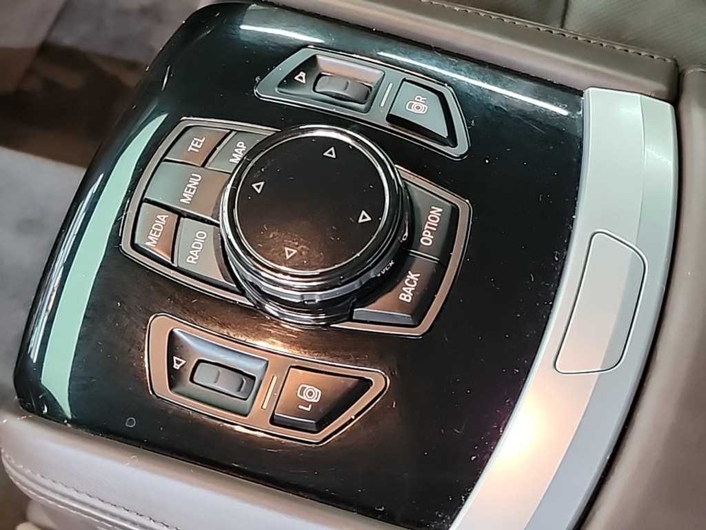 BMW 7 Series 2015 Gris - Importación desde Corea - HF Imports Iquique - Foto 14