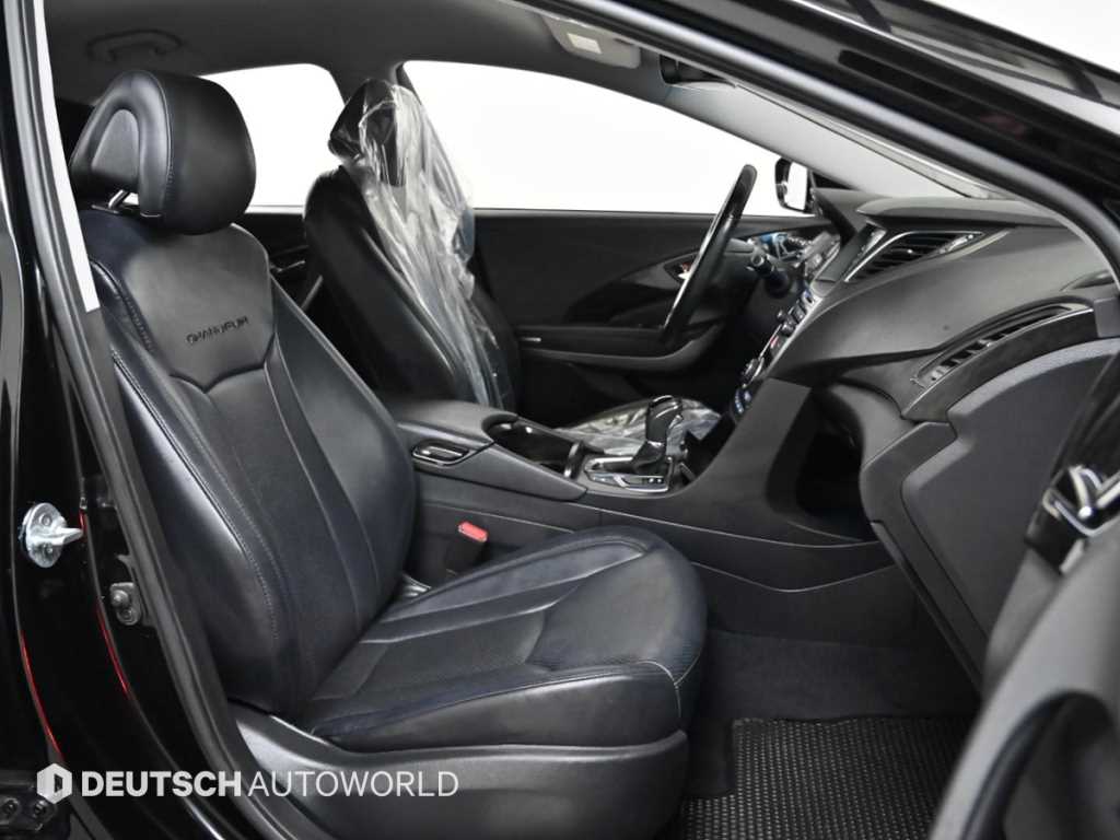 HYUNDAI Grandeur - Vista 10