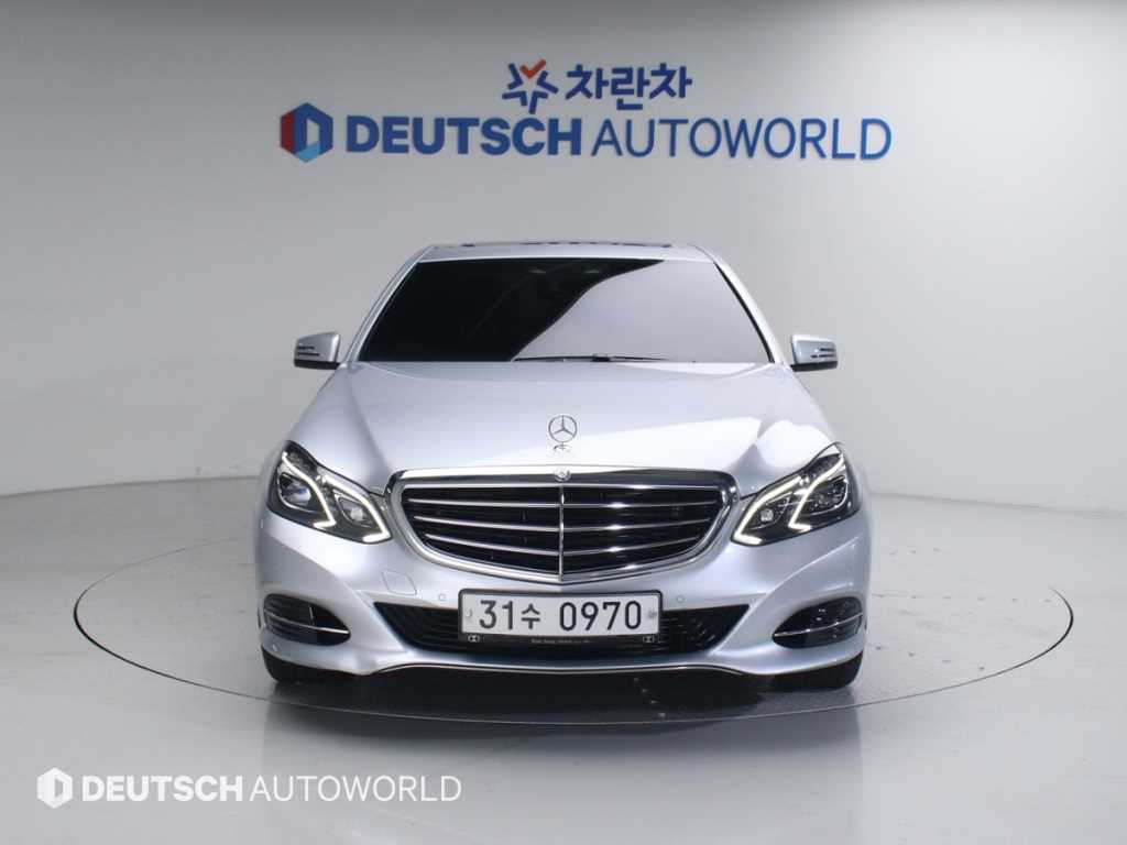 Mercedes Benz E class - Vista 3