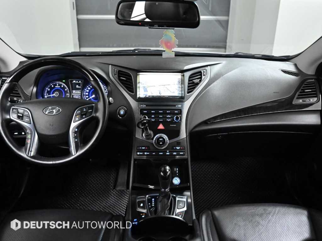 HYUNDAI Grandeur - Vista 7