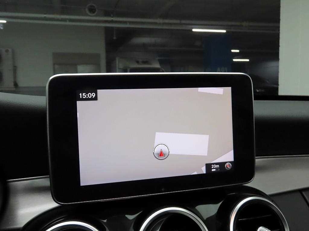 Mercedes Benz C Class - Vista 9