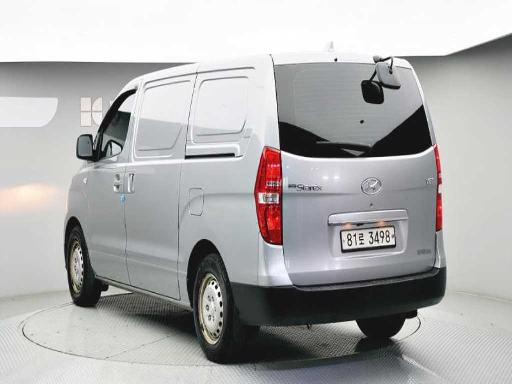 HYUNDAI Starex - Vista 4