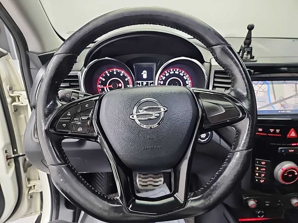 Ssangyong Tivoli - Vista 9