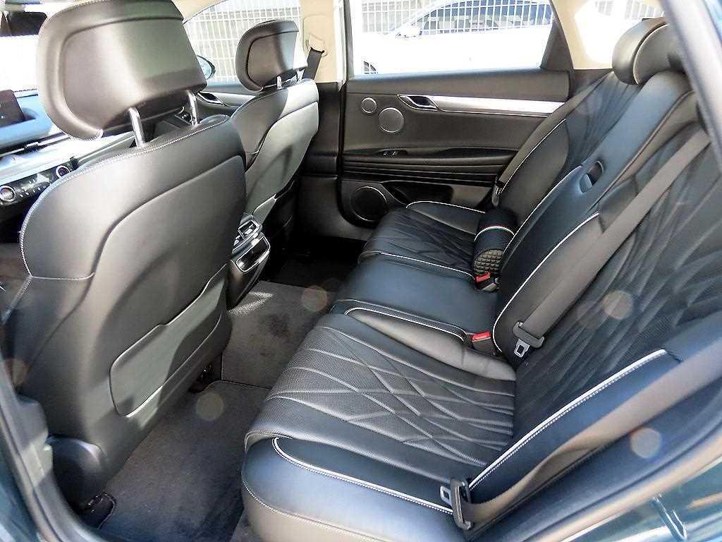 Genesis G80 - Vista 6