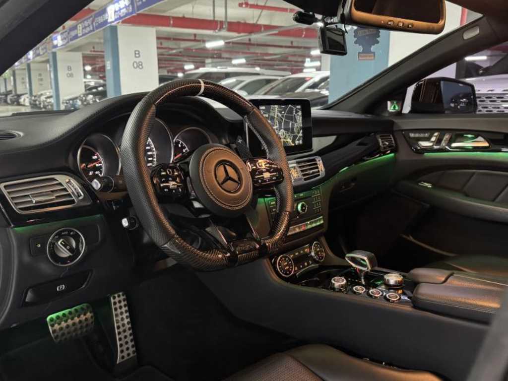 Mercedes Benz CLS Class - Vista 10