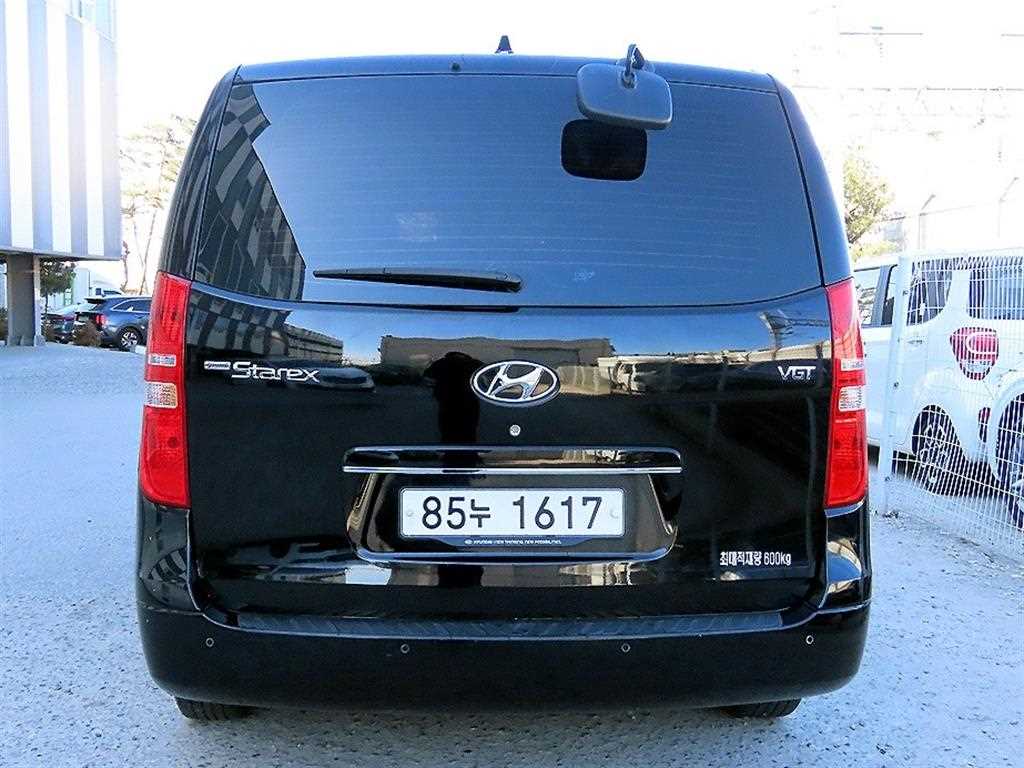 HYUNDAI Starex - Vista 4