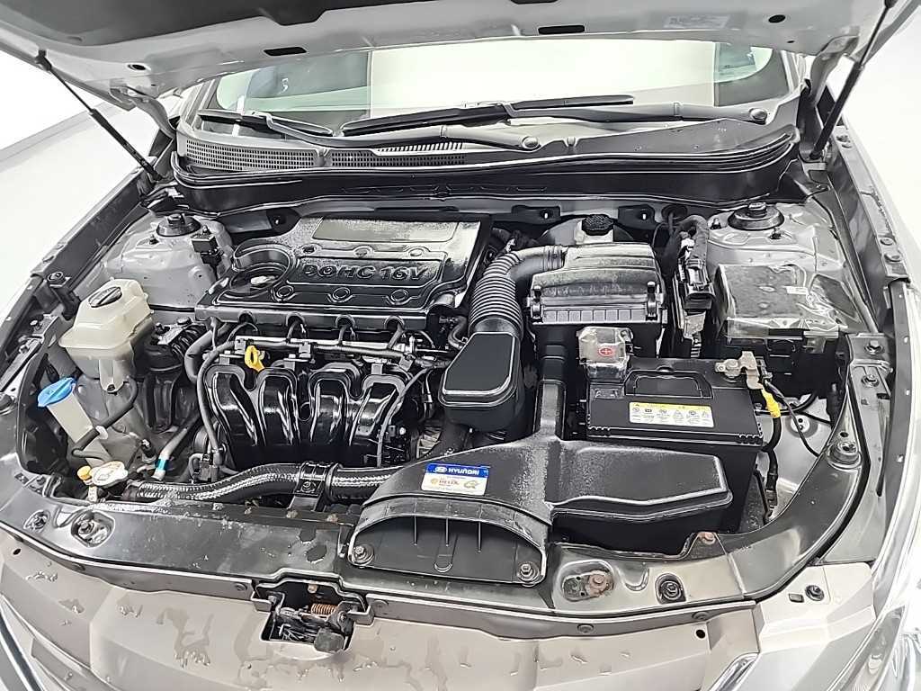 HYUNDAI Sonata - Vista 5