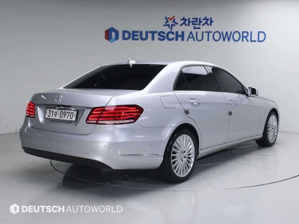 Mercedes Benz E class - Vista 2