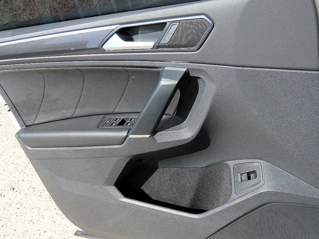 Volkswagen Tiguan - Vista 11