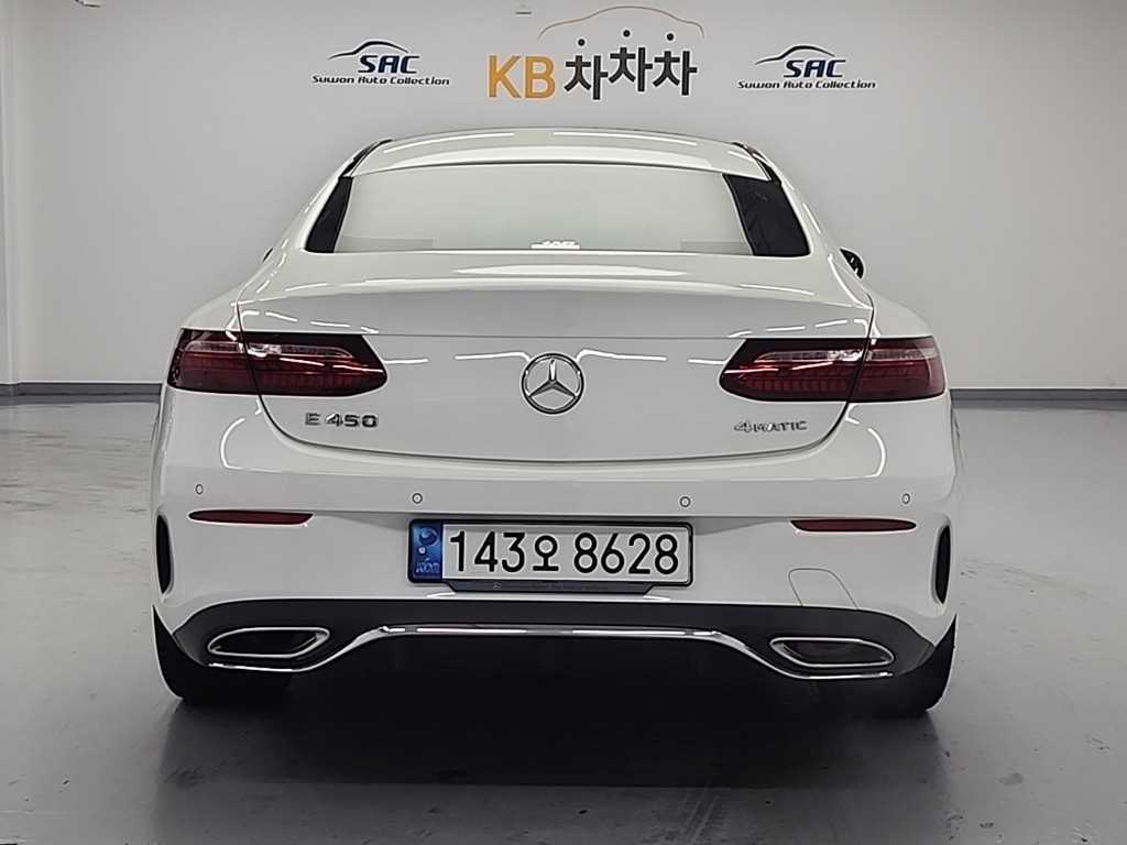 Mercedes Benz E class - Vista 4