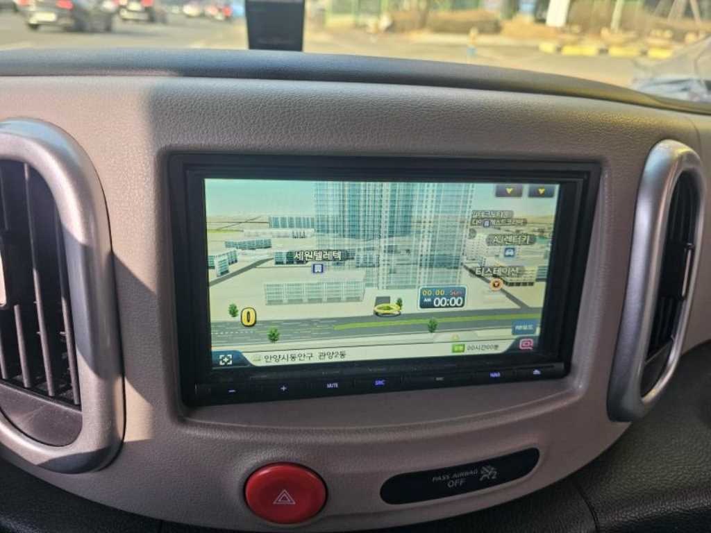 Nissan Cube - Vista 5