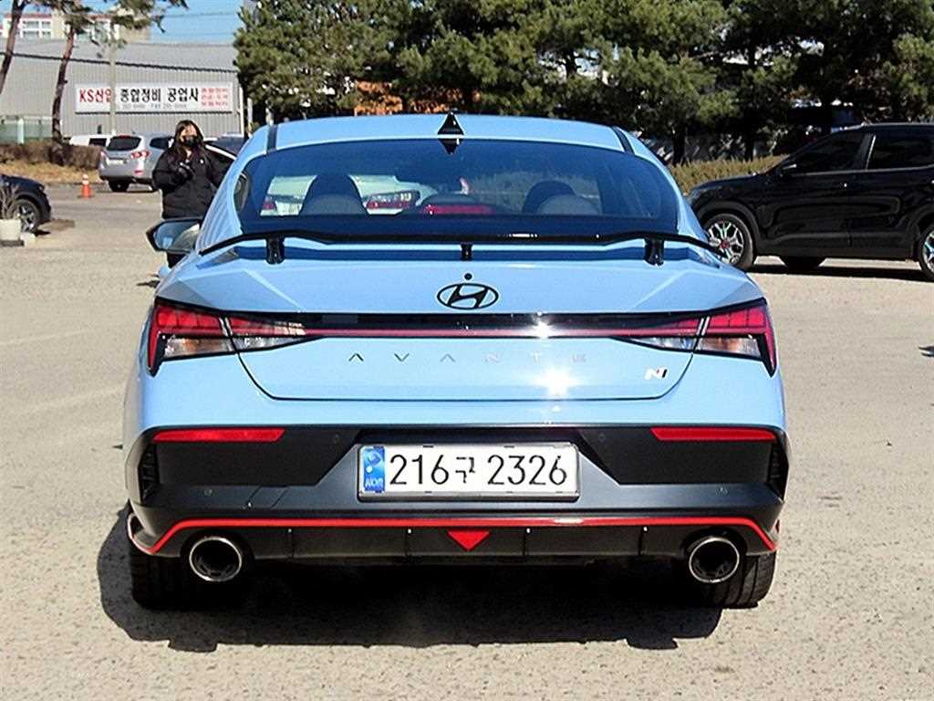 HYUNDAI Avante - Vista 4