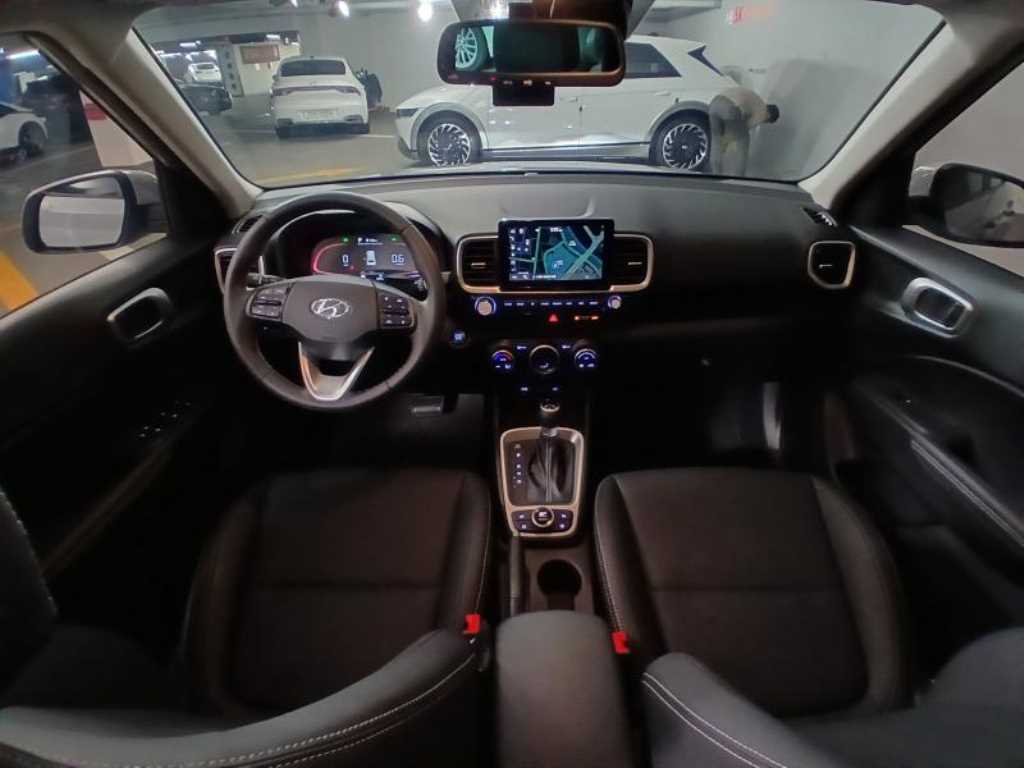 HYUNDAI Venue - Vista 6
