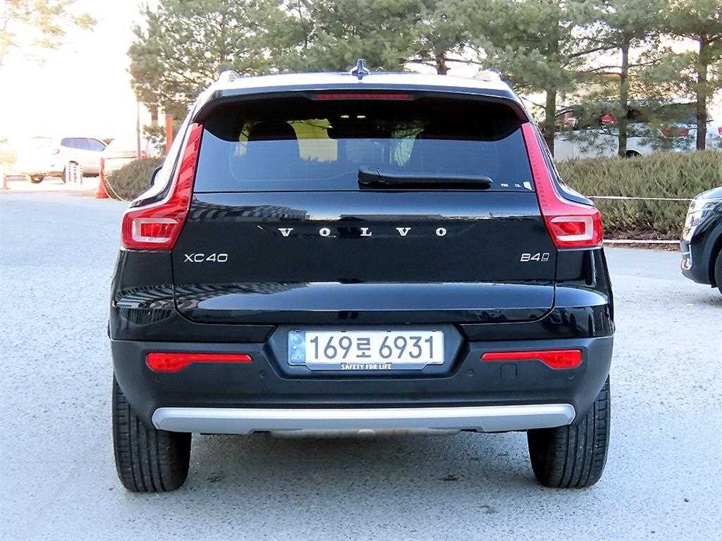 Volvo XC40 - Vista 4
