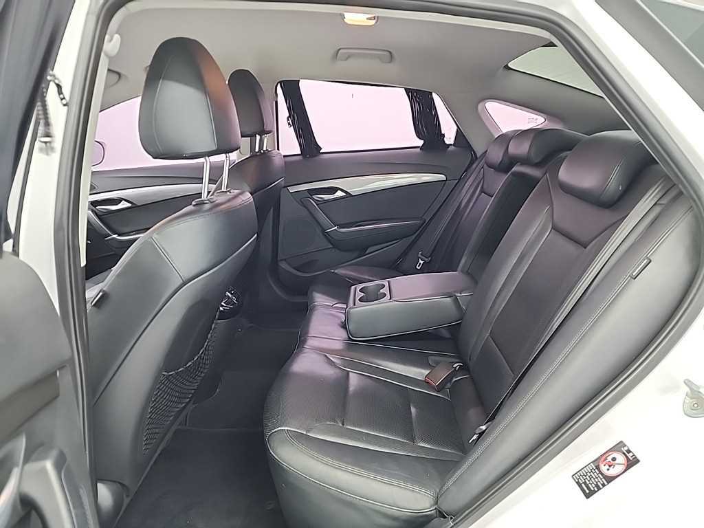 HYUNDAI i40 - Vista 12